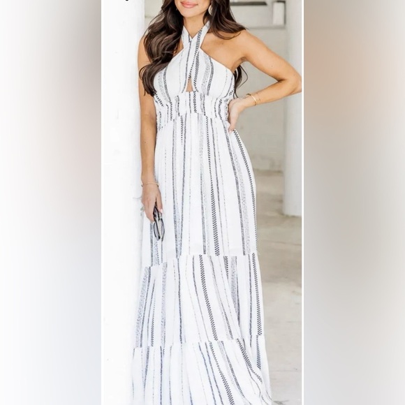 Pink Lily Boho Maxi Dress Backless
Textured Striped Black & White
Size Small - Picture 2 of 9